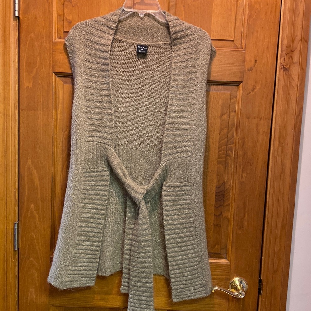 Tribal sweater vest with self tie